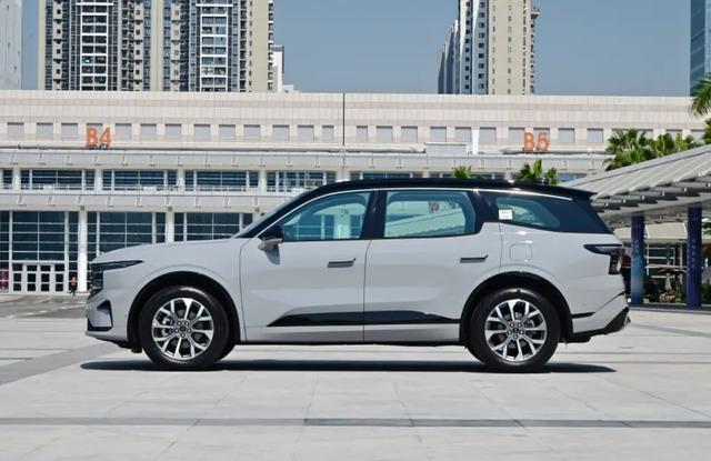 摔得最惨的3款中型SUV，以前都要加价买，现在却是没人要