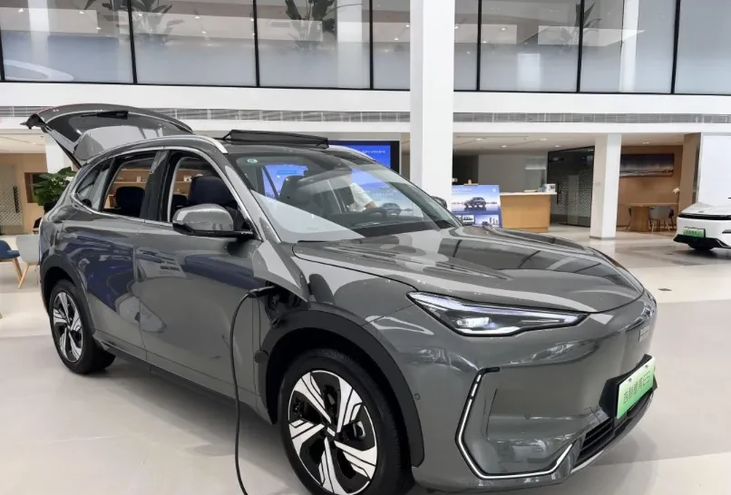 想买纯电SUV,零跑B10和银河E5谁更值得考虑?