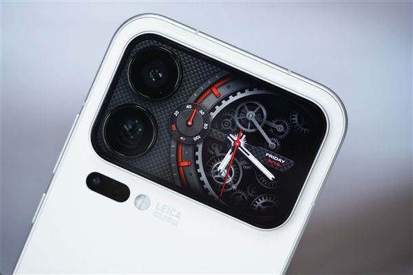 多一块屏对标iPhone 17 Pro Max!小米17 Pro Max图赏