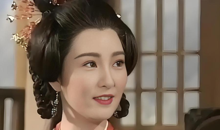 她爱上有妇之夫，偷偷生下两娃，如今孤独终老，孩子已在国外定居