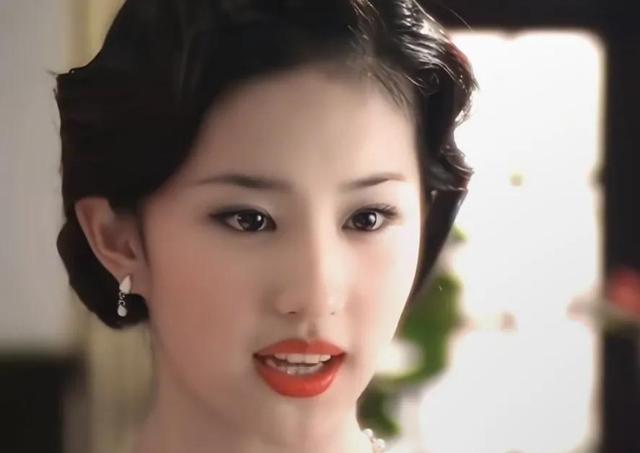 五百多天不进组,爱吃火锅和烤肉,刘亦菲活成内娱羡慕的样子