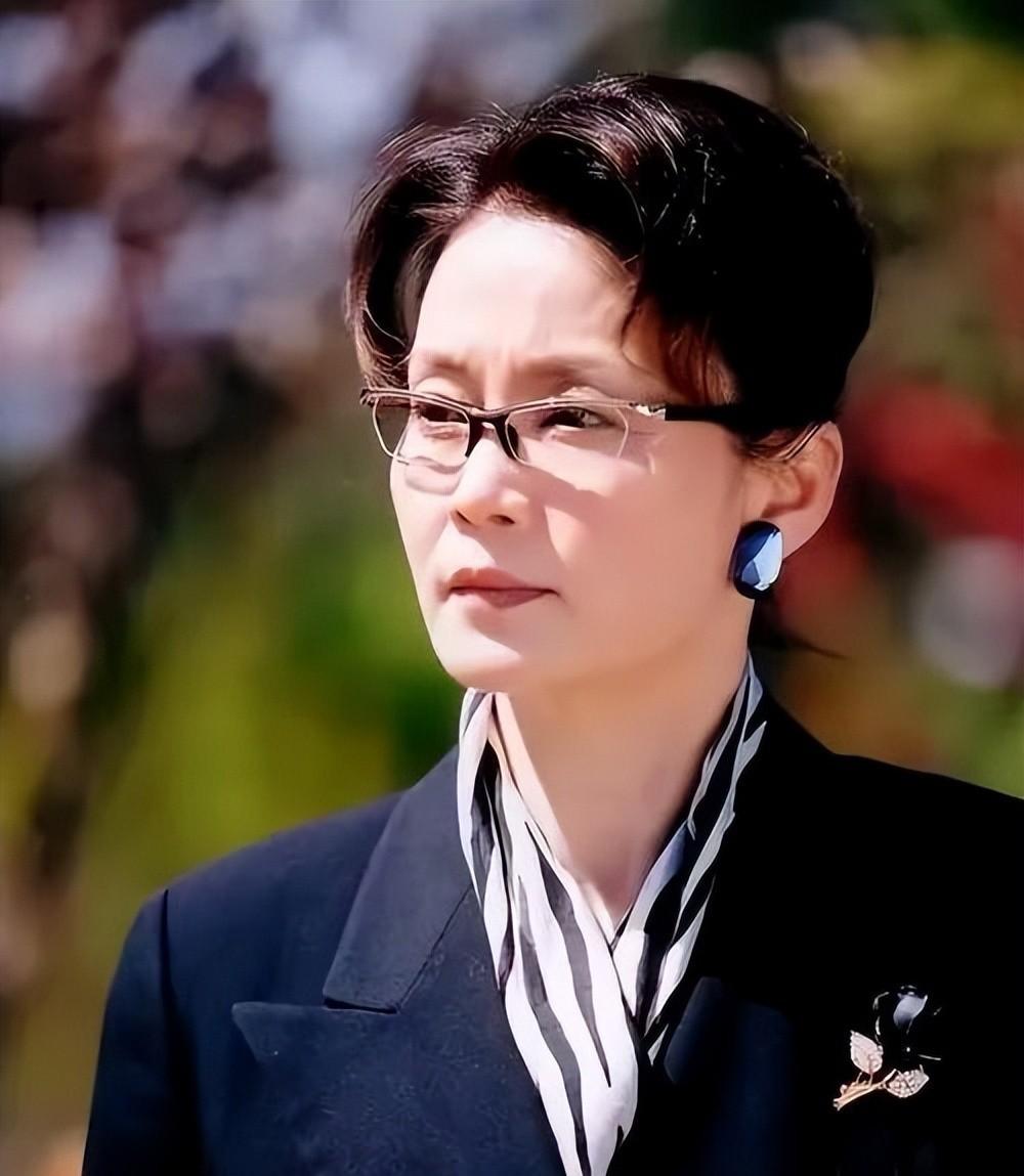 她好牛！13次夺影后，一生无儿无女，68岁却公开“表白”前夫