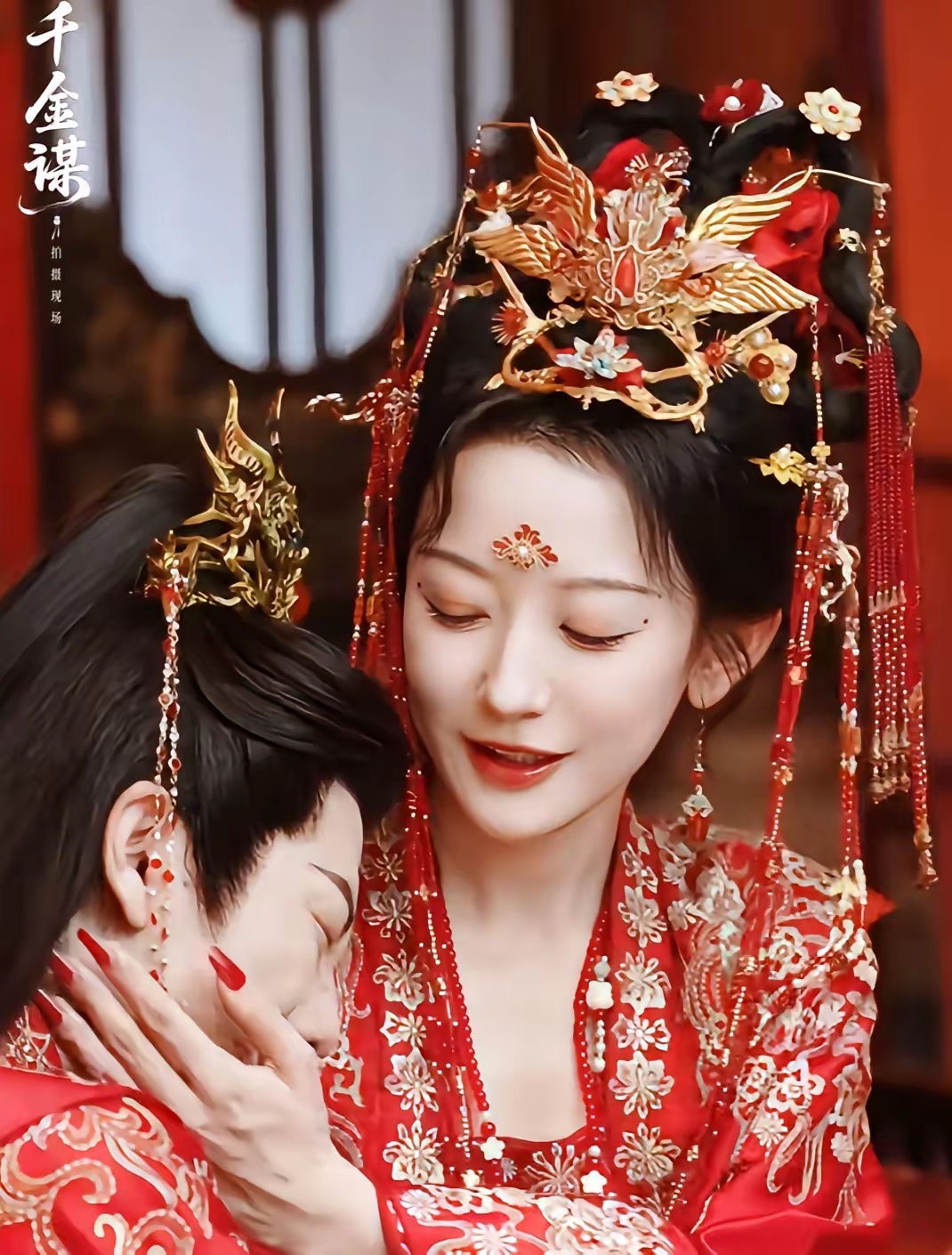 短剧女神韩雨彤,演村姑连美甲都舍不得摘,简直浪费曾辉那张帅脸