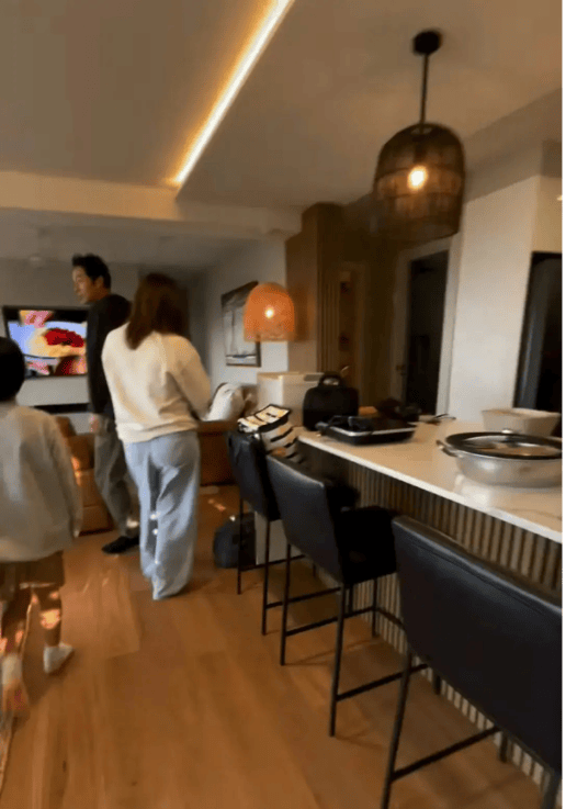 TVB知名女星与旧爱一家旅游！