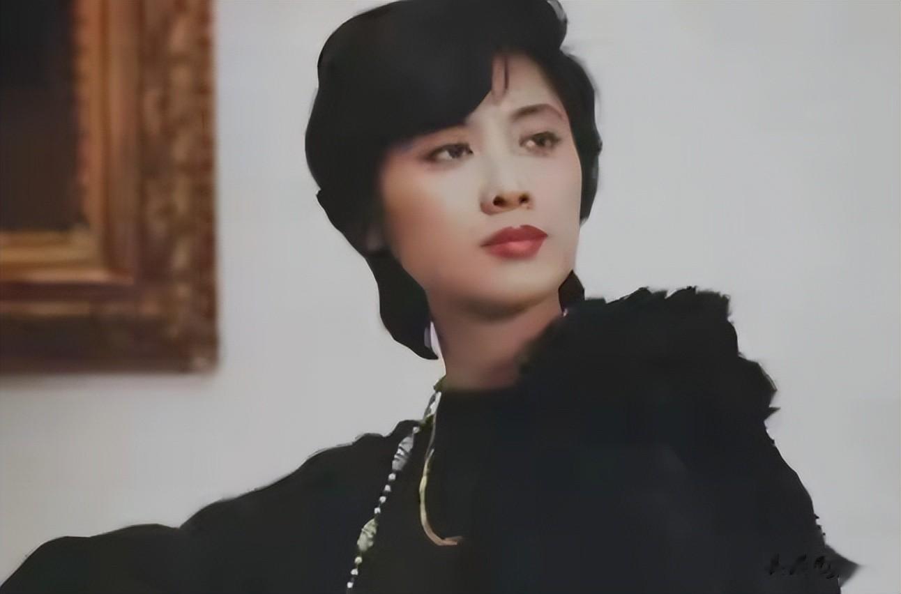 朱琳:嫁给圈外丈夫,结婚42年无儿无女,如今她还好吗?