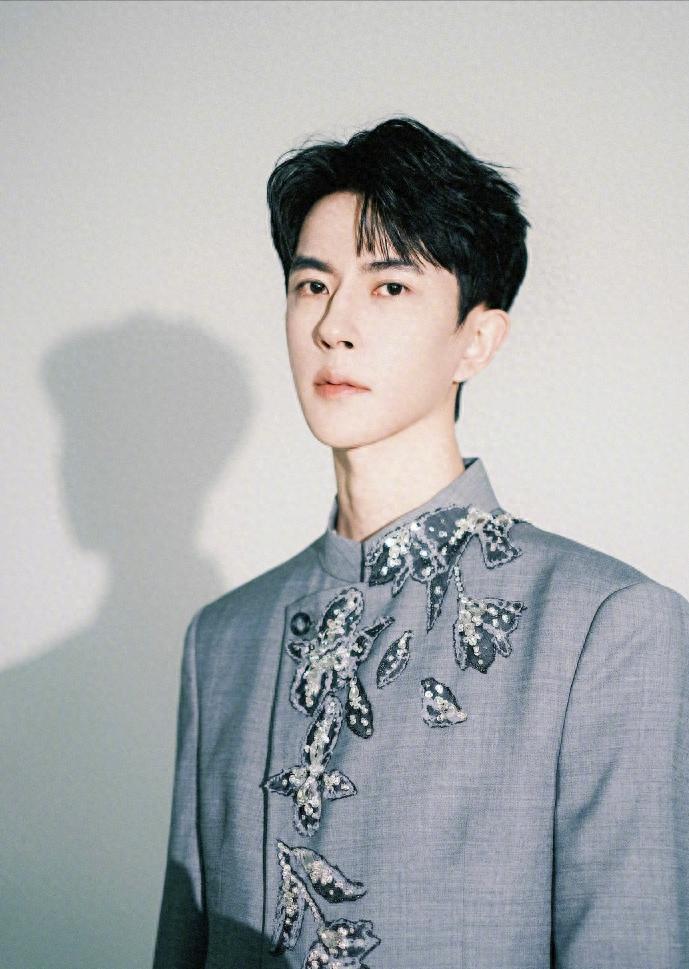 曝演员于朦胧坠楼,年仅37岁,邻居发声证实,细节曝光太惋惜