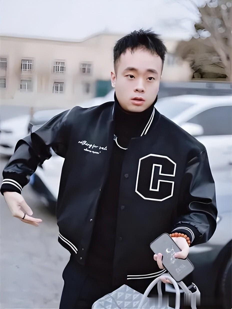 德云社张云雷空降师弟直播间，连线21分钟，人气暴增，我弟我宠