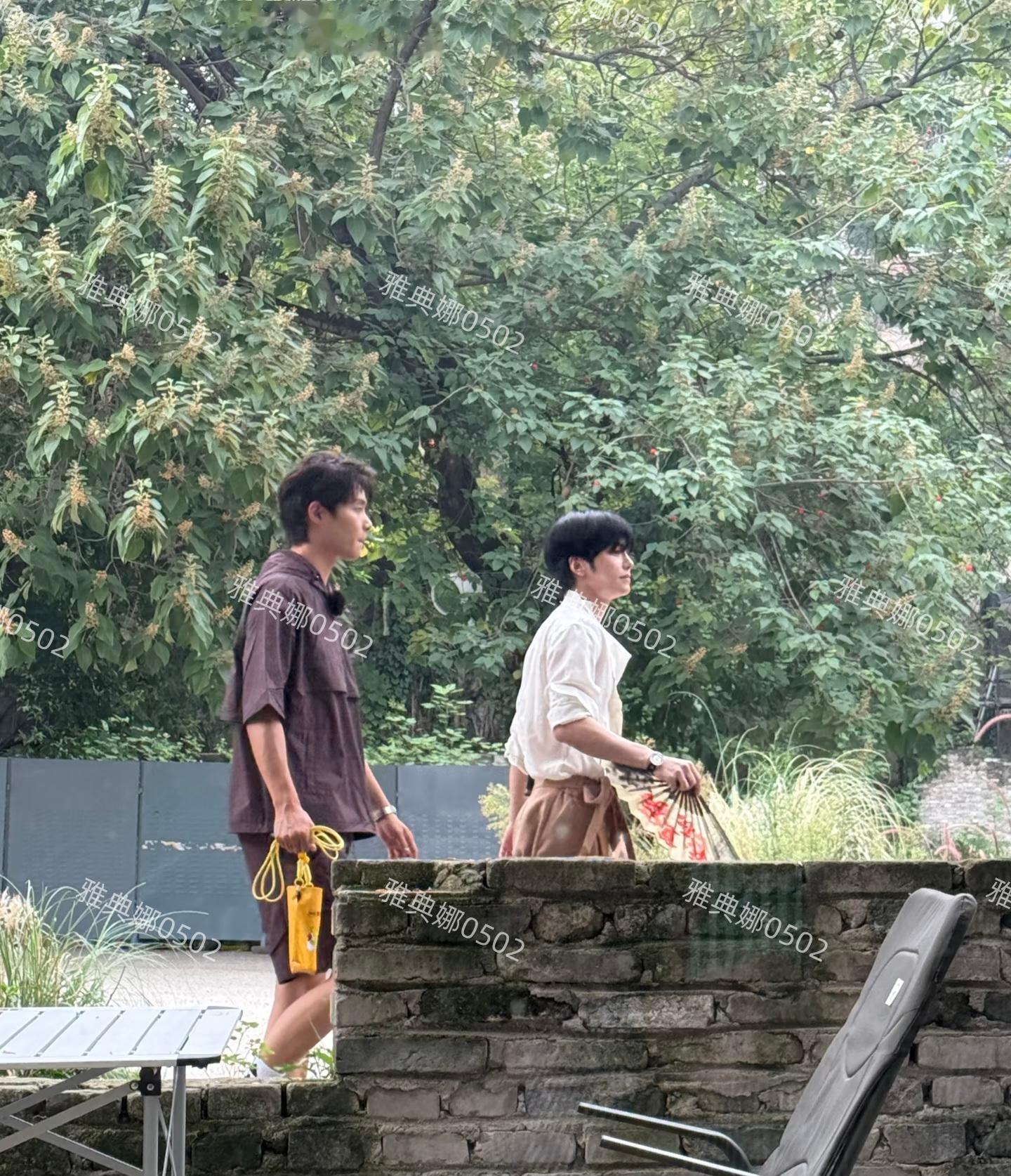 宁静看到了什么?表情如此惊讶,叶童来录一路繁花2却没见刘晓庆