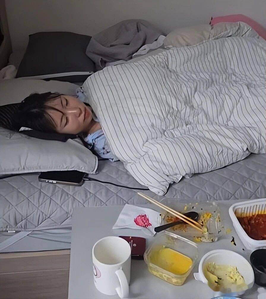 韩国女艺人金慧郁因患肾癌去世，年仅28岁，离世前瘦到只剩皮包骨