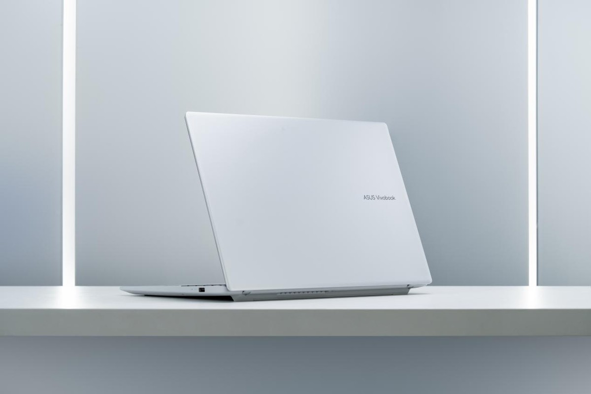 华硕无畏16 锐龙版开箱:大屏体验高规格处理器,还带《凸变英雄X》跨界彩蛋