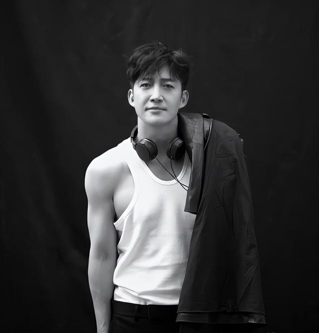 分手13年,一别两宽,蒋欣从不提王阳,如今才看懂她赢在哪