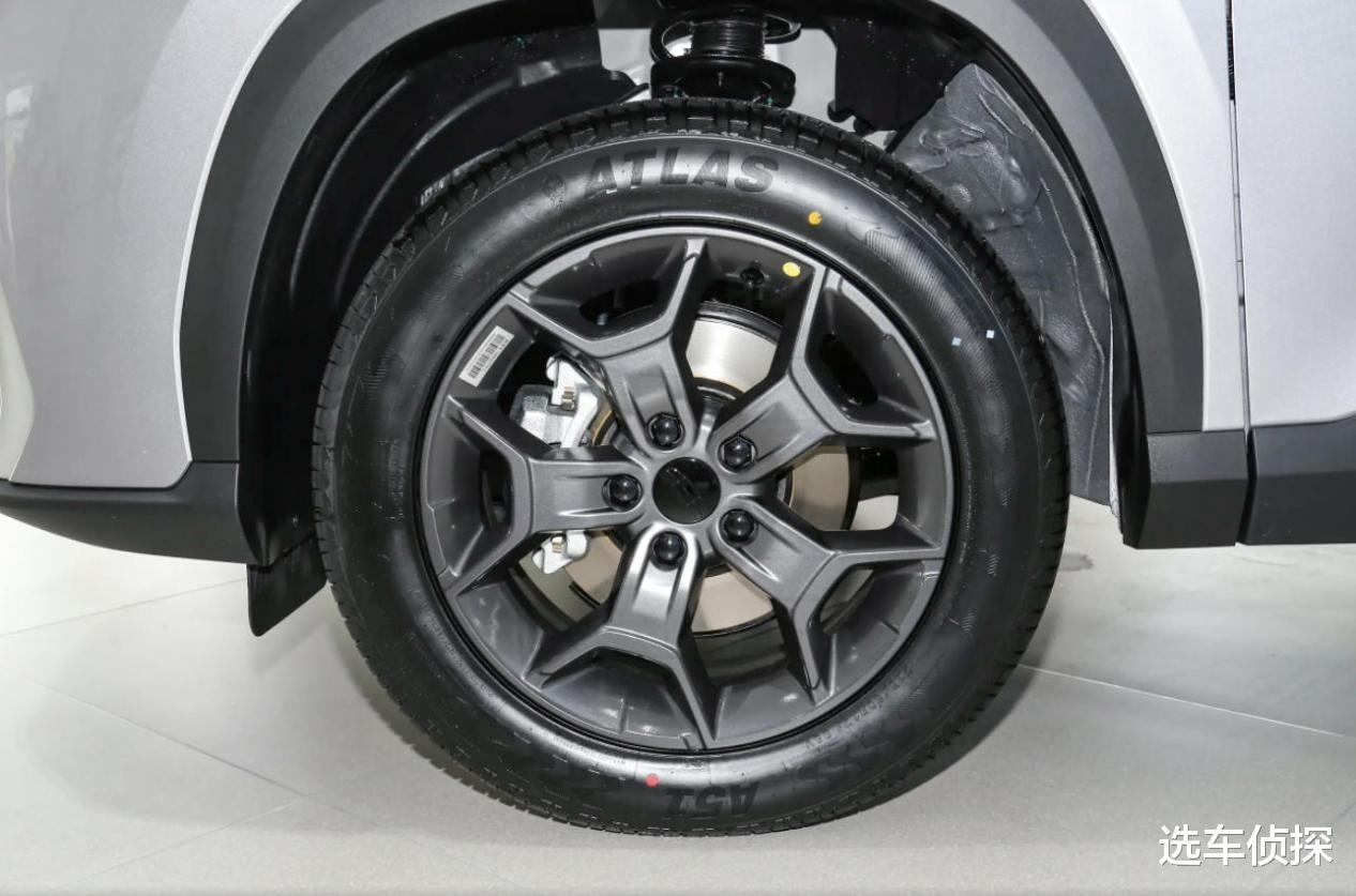 2026款吉利博越，价格7万多，1.5T+7DCT，四出排气