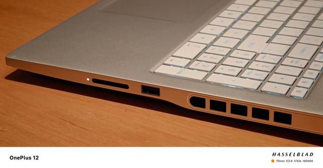 挑战一线品牌!七彩虹iGame M16 是否配得上「万元旗舰守门员」?