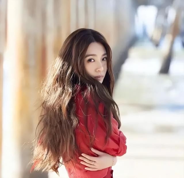 因“台独倾向”被内地封杀的田馥甄，3年过去了，她过得还好吗？