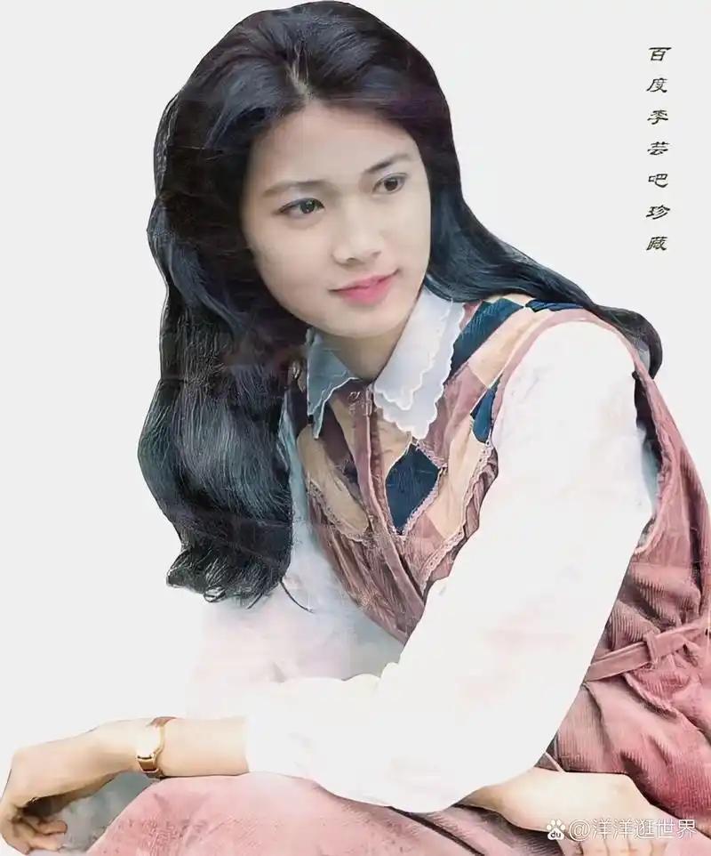 父亲是上海知名演员，她却为爱隐退赴美生子，如今二婚风光不再