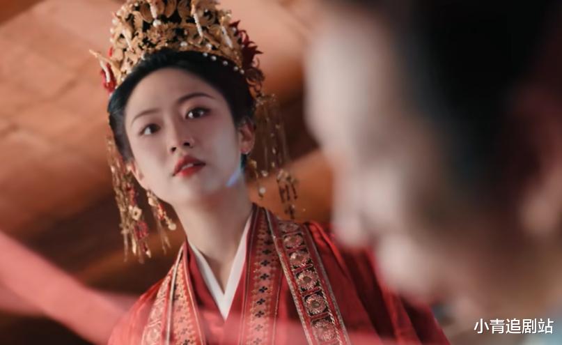 深法令纹，大眼袋，演技呆，还没短剧女主精致，王星越也带不动她