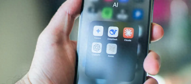 AI不是你的助理，是你的合伙人：副業搞錢者要精通的6個“指揮級”AI提示詞