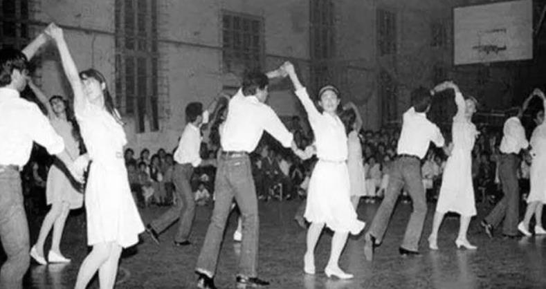 39年后，再看因流氓案“逃往”美国的龚雪，郭德纲说的话终于应验