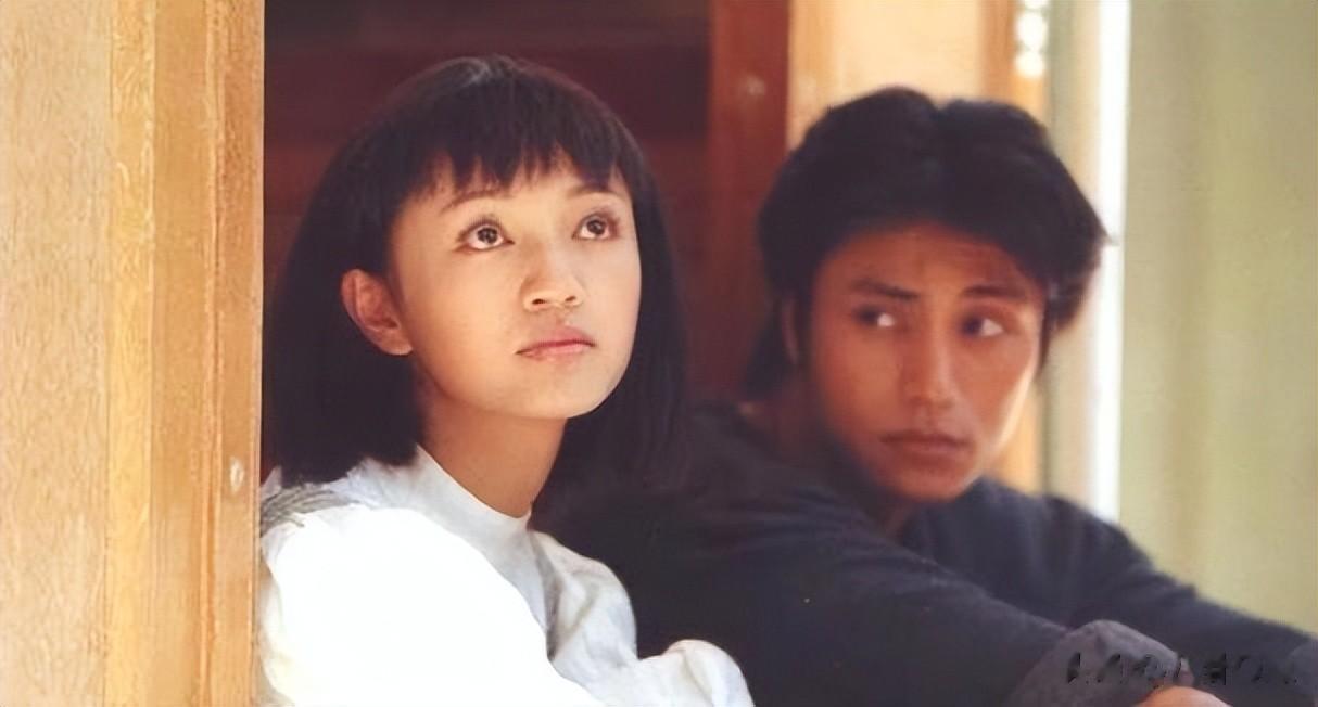 她是陈坤、陆毅得不到的女人，却嫁给“丑丈夫”，如今风光无限