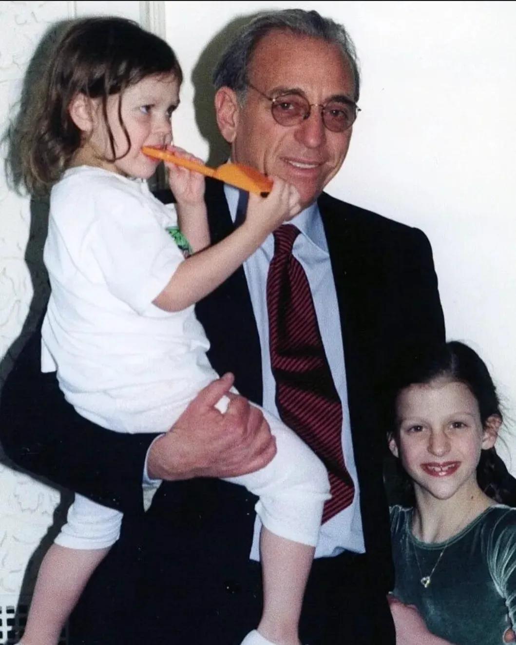 贝克汉姆亲家的继承之战！10个子女17亿家产，妮可拉分不到多少钱