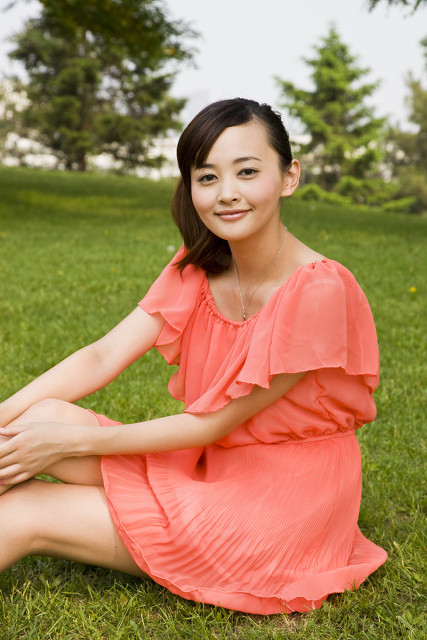 “塞娅公主”张恒晒全家福，老公露脸帅又年轻，俩女儿颜值也好