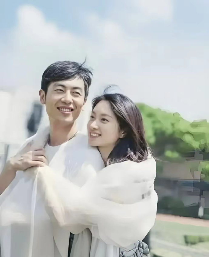 沈佳妮也没想到，41岁老公朱亚文再破天花板，让整个娱乐圈沉默了