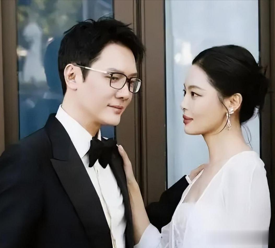 不装了！赵丽颖恋情传闻真相大白仅7月 官宣两大喜讯 冯绍峰说对了