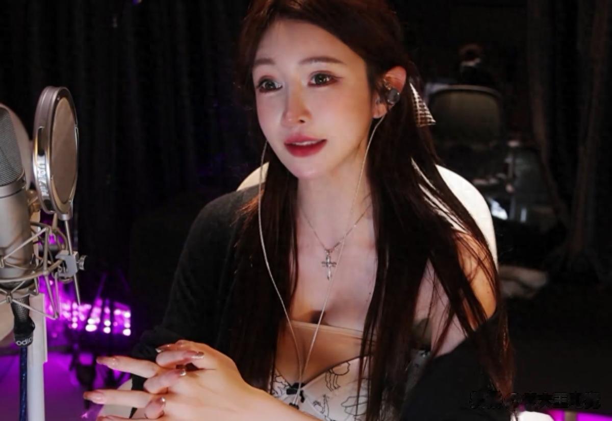 宁愿被冲也不愿泡脏水，女主播怒斥某户外节目，纯就是在折磨人