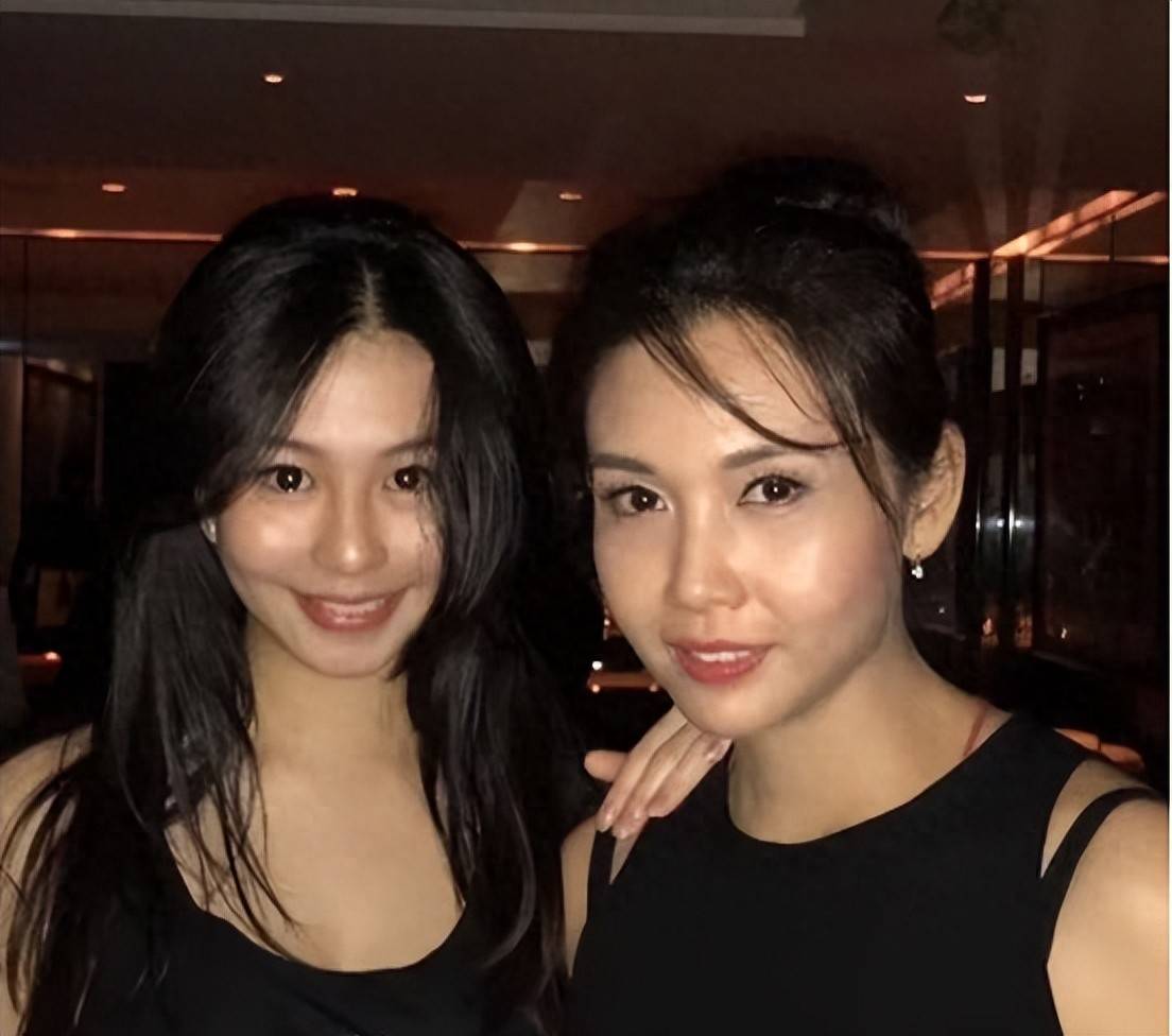 邱淑贞之女沈月：活动吸睛，才华初显规划清晰