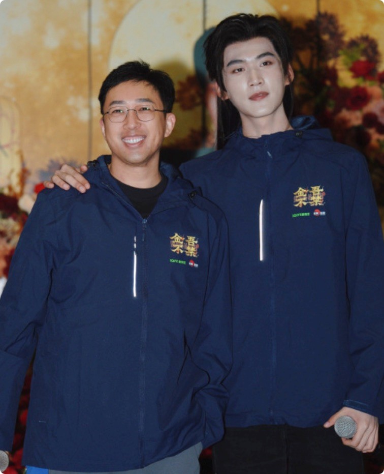 好家伙!47岁于正和32岁张慧雯演情侣,二人一同框就尴尬了