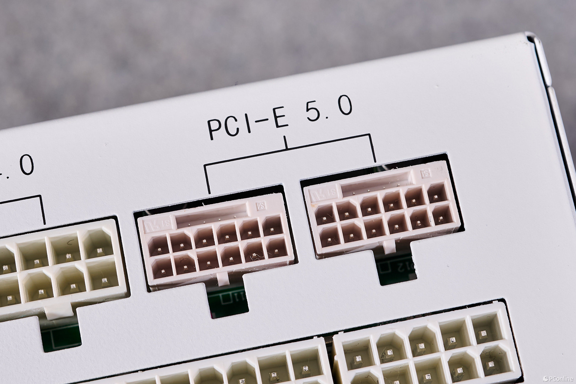 航嘉MVP P1200電源：硬核性能，電競之魂