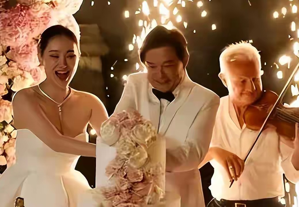 63岁移情别恋，65岁再婚娶小20岁学生，莫华伦的人生有多“精彩”