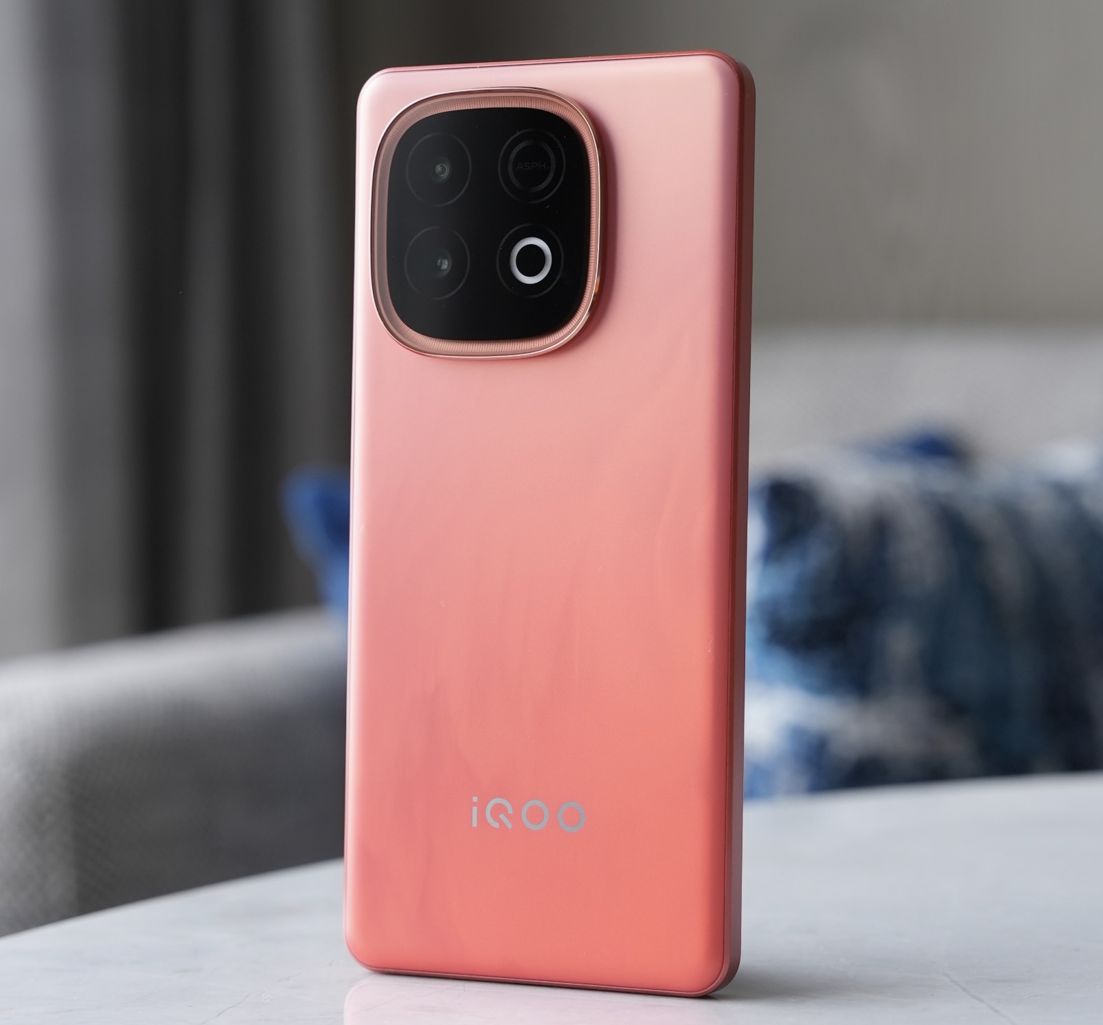 iQOO豁出去了，7620mAh大電池手機才賣1444元，跑分高達190萬