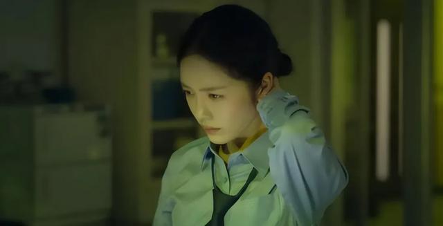 给2025年10部犯罪悬疑剧排个名：《绝密较量》垫底，《棋士》第3