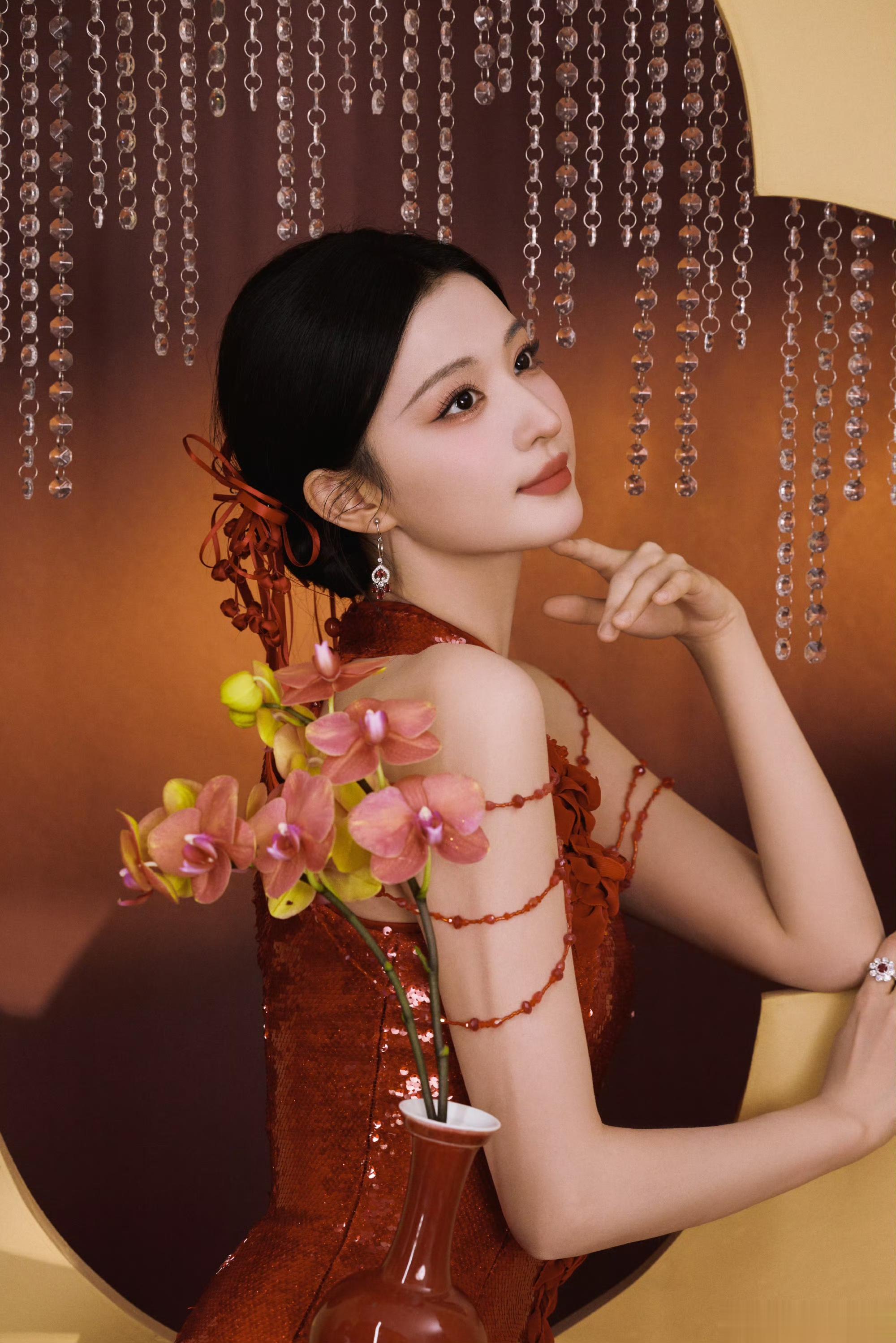 王楚然新中式挂颈旗袍，美得不要不要的