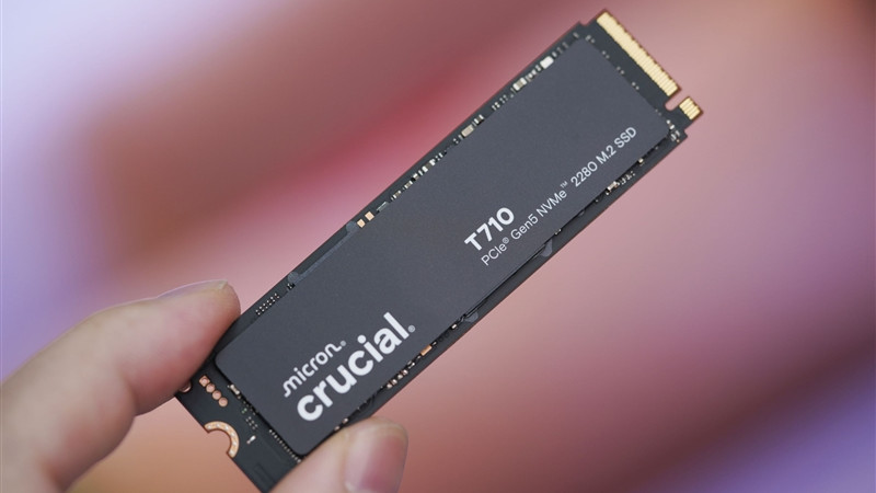 英睿达T710 2TB SSD评测：新一代性能旗舰 14.5G/s仅有57度