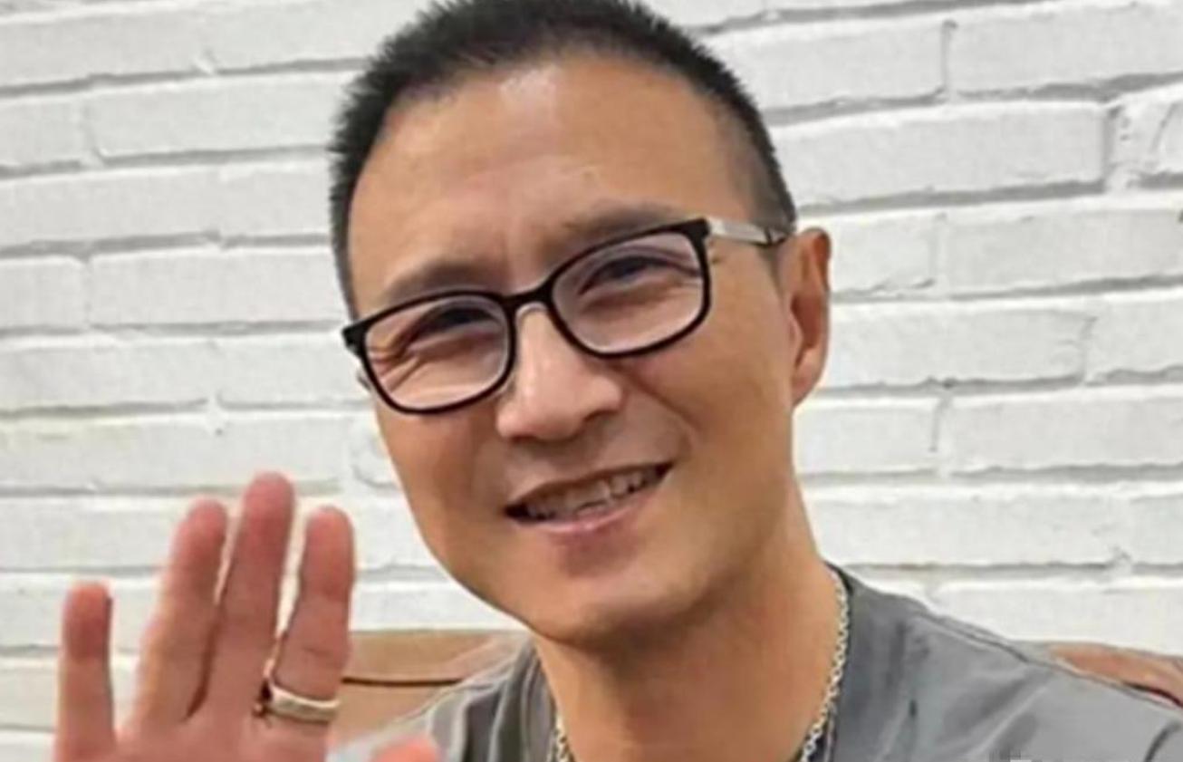 与汪峰官宣恋情1年,森林北走上与章子怡一样的路,网友直言担心