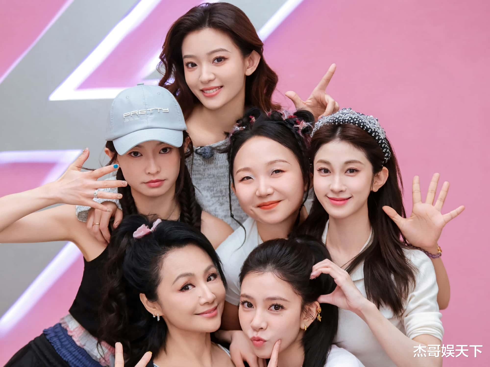 马吟吟，看似该骂，实则该夸