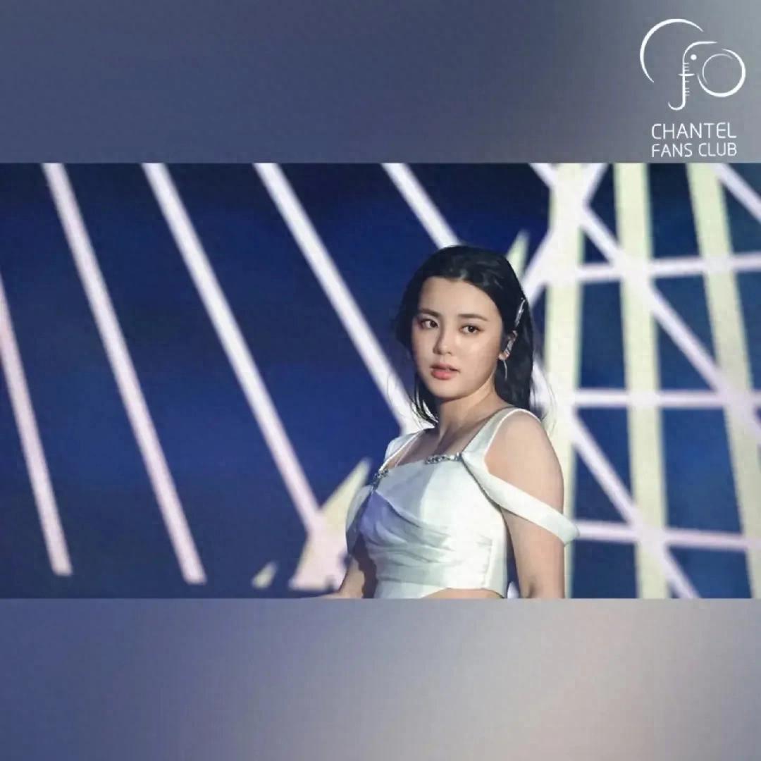 TVB小花赴纽约开学半月，称当地比想象安全，借逛唐人街排解乡愁