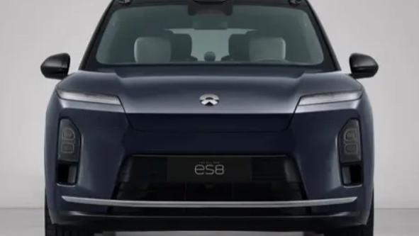 月销破5000台！全新蔚来ES8配102度电池，硬刚问界M9，就靠换电