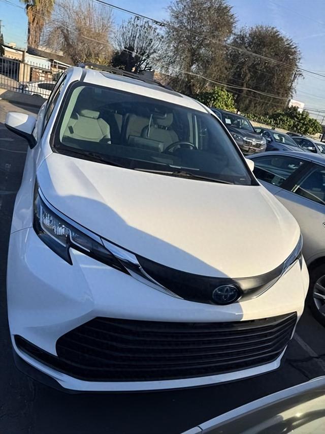 全新丰田赛纳曝光，外观更高级，内饰更豪华，搭载2.5L混动