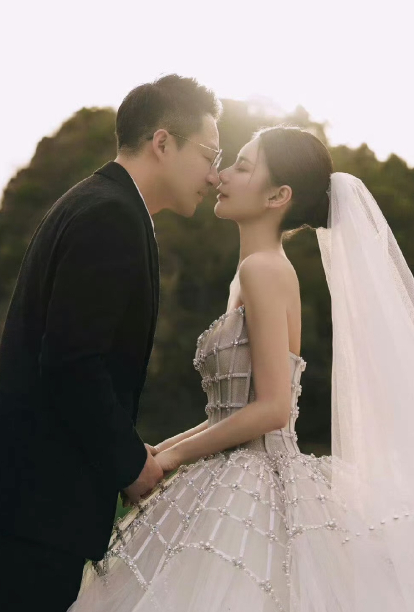 S妈曝汪小菲欠钱不还,马筱梅发声回应:不解S妈为何不请律师处理