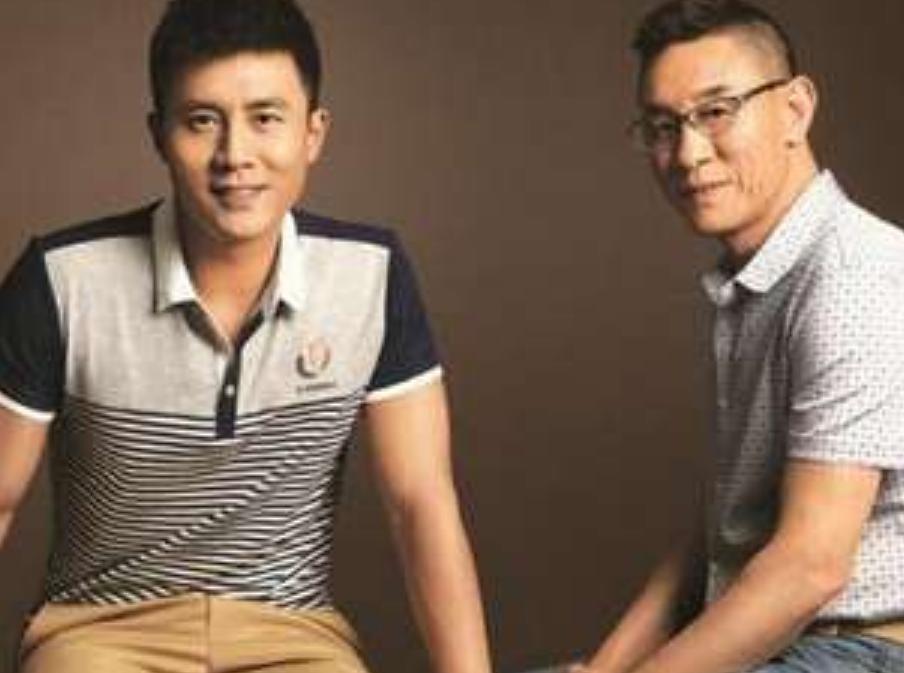 二婚嫁大13岁杜志国后,定居武汉素面朝天很自信,继子杜淳成心病