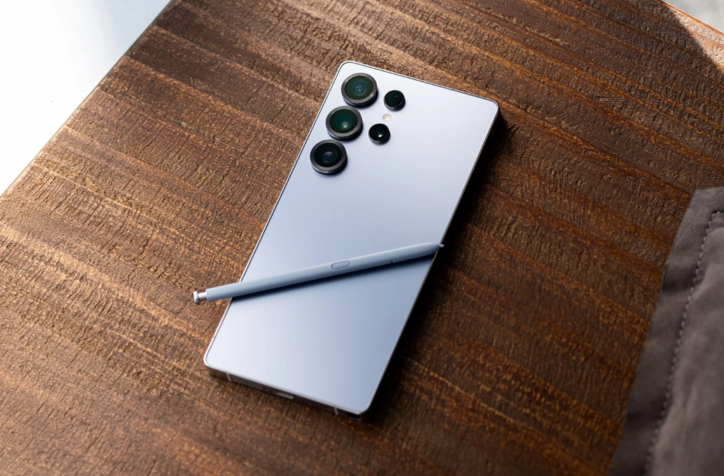 三星放手一搏，2亿像素+512GB突降2801元，骁龙8至尊版+100倍变焦