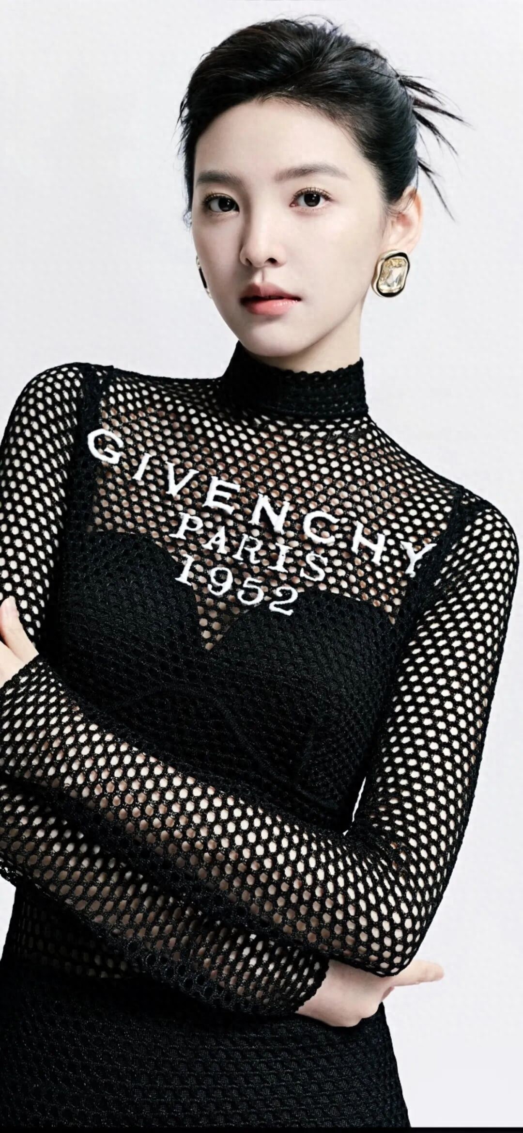 章若楠|这黑红穿搭都能驾驭的如鱼得水