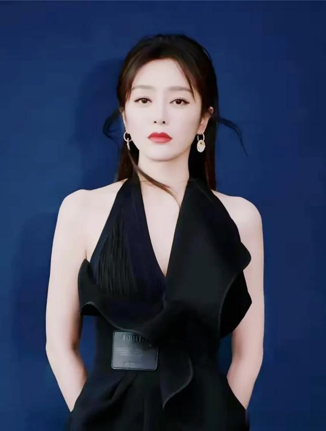 美女图集第615期——秦岚