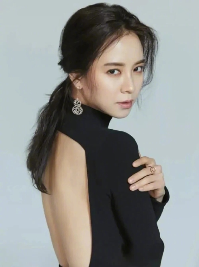 韩国人气男星透露，被宋智孝“真人美貌震撼”