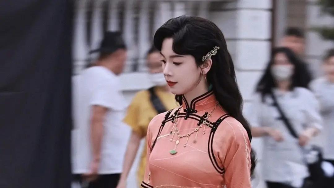 陈瑶《九门》旗袍造型惊艳网友，尽显民国女当家的冷冽与威严