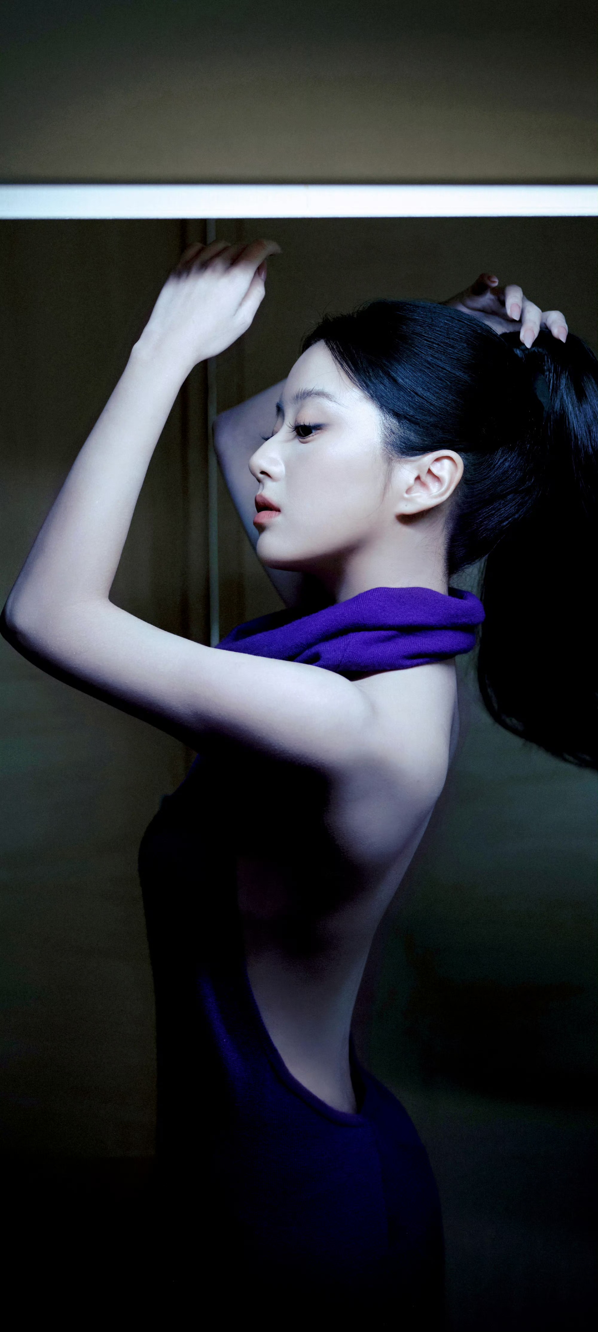 包上恩露背装 背部曲线太迷人