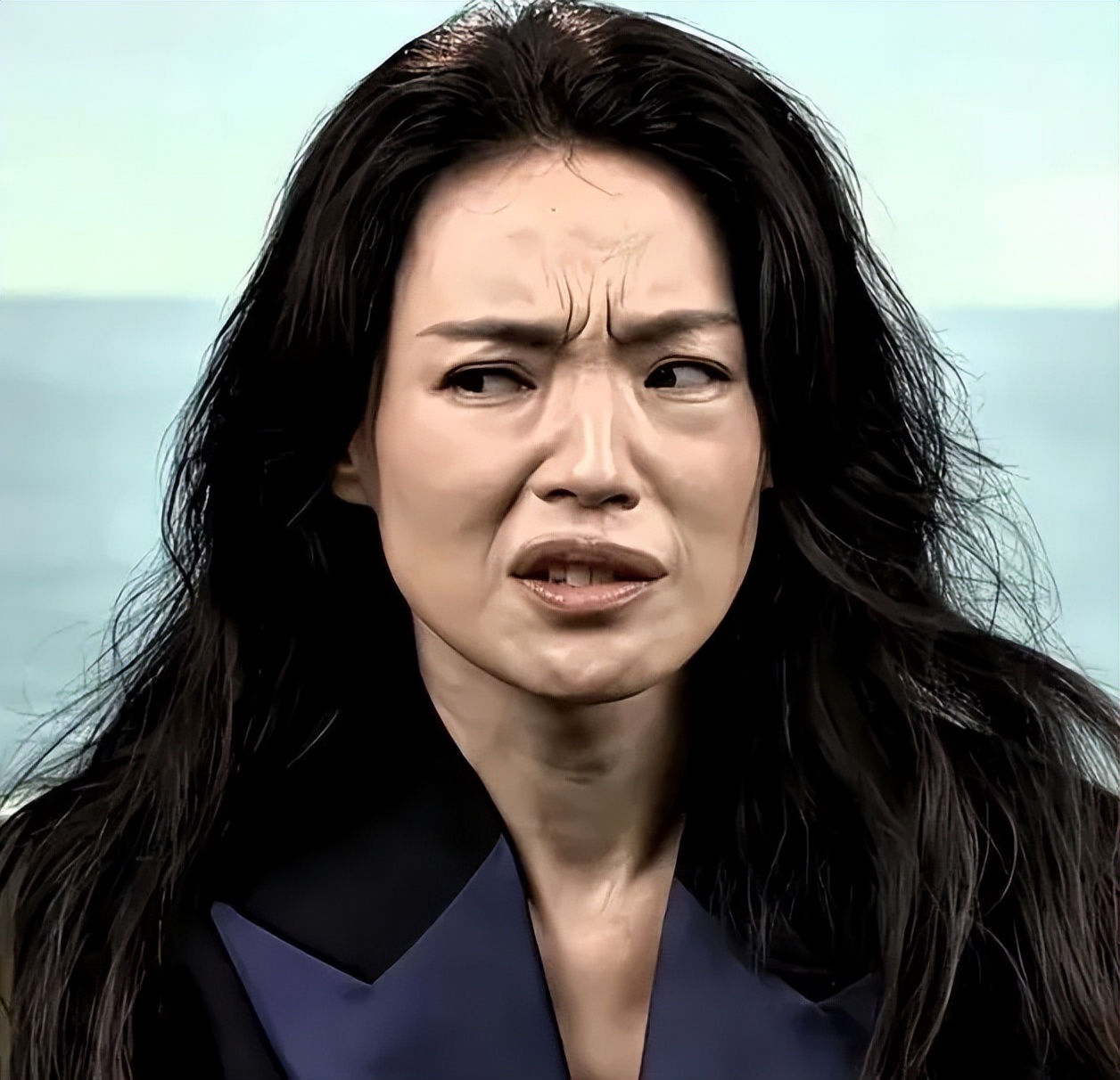 无滤镜后，唐嫣断崖式衰老，舒淇皱纹多，蒋欣像换了个人！